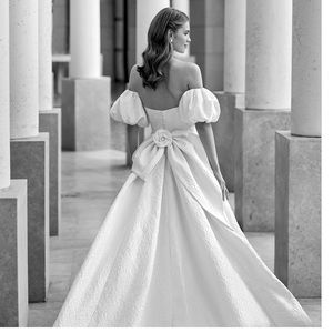 Off Runway Rosa Clara Wedding Dress